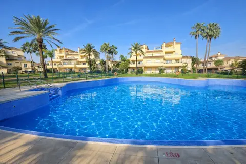 3-bedroom duplex penthouse with sea views in San Roque Club